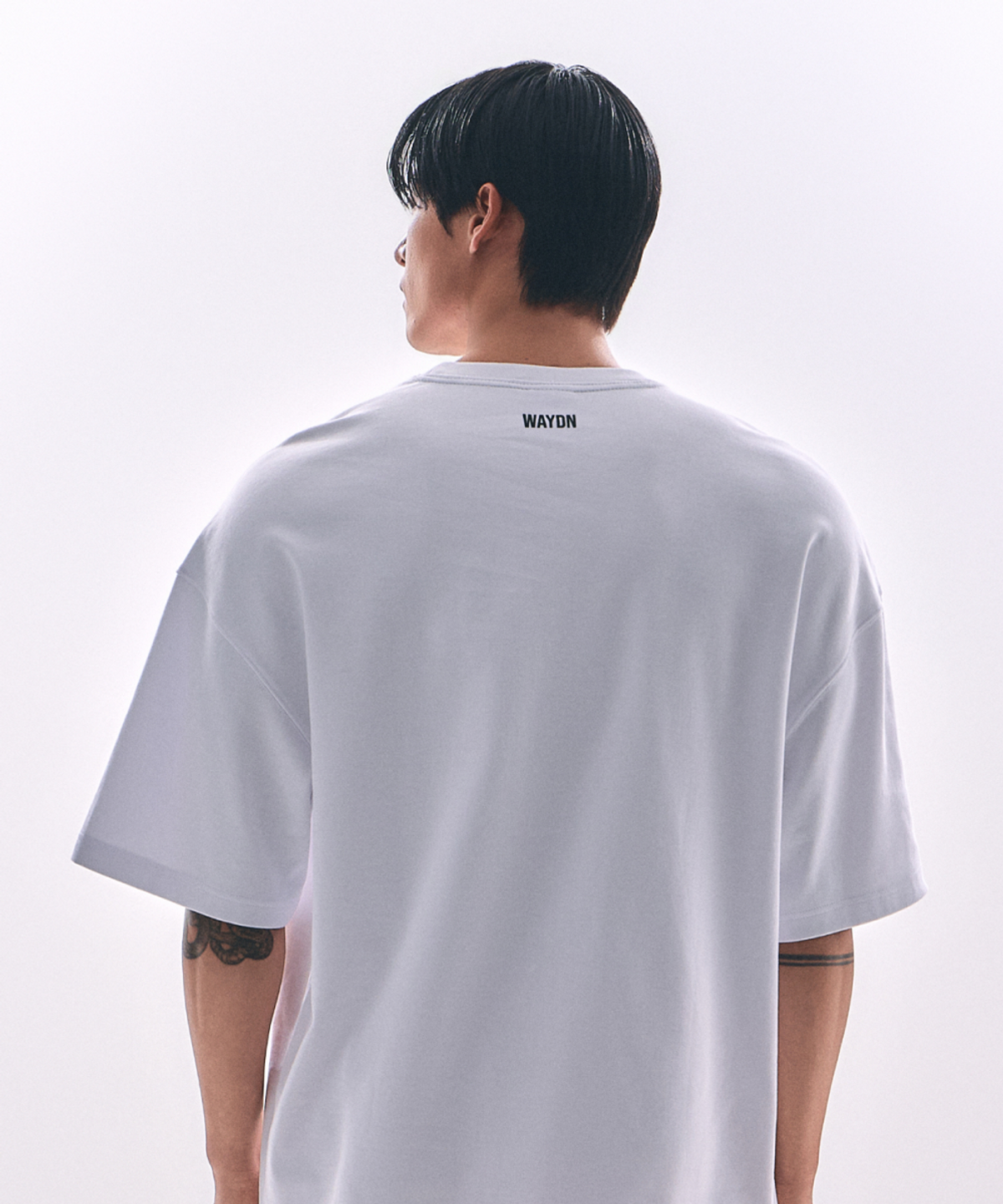 웨이든(WAYDN) [ALI] BUTTERFLY&BEE 오버핏 그래픽 반소매 화이트