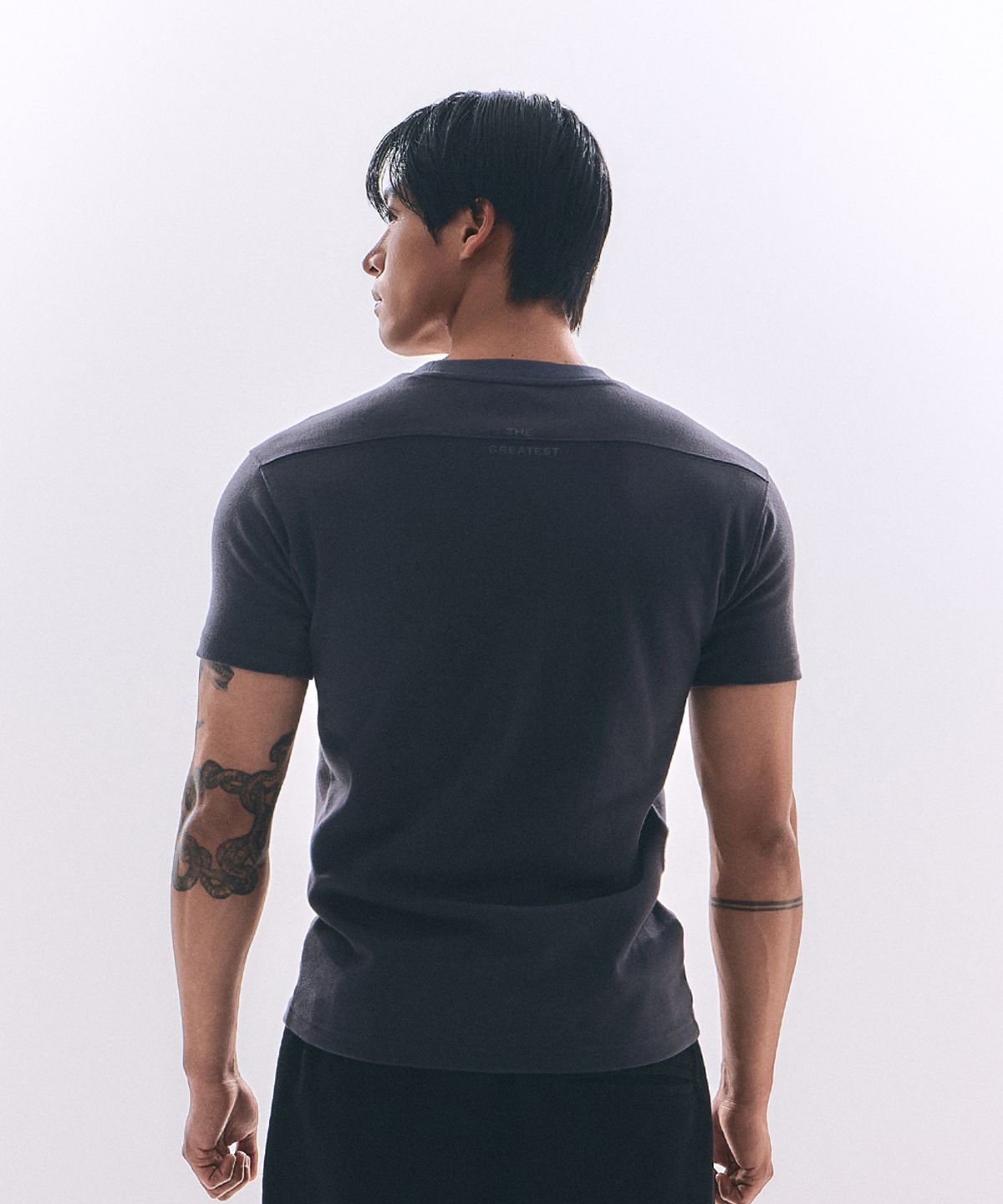 웨이든(WAYDN) [ALI] THE GREATEST 머슬핏 숏 슬리브 차콜