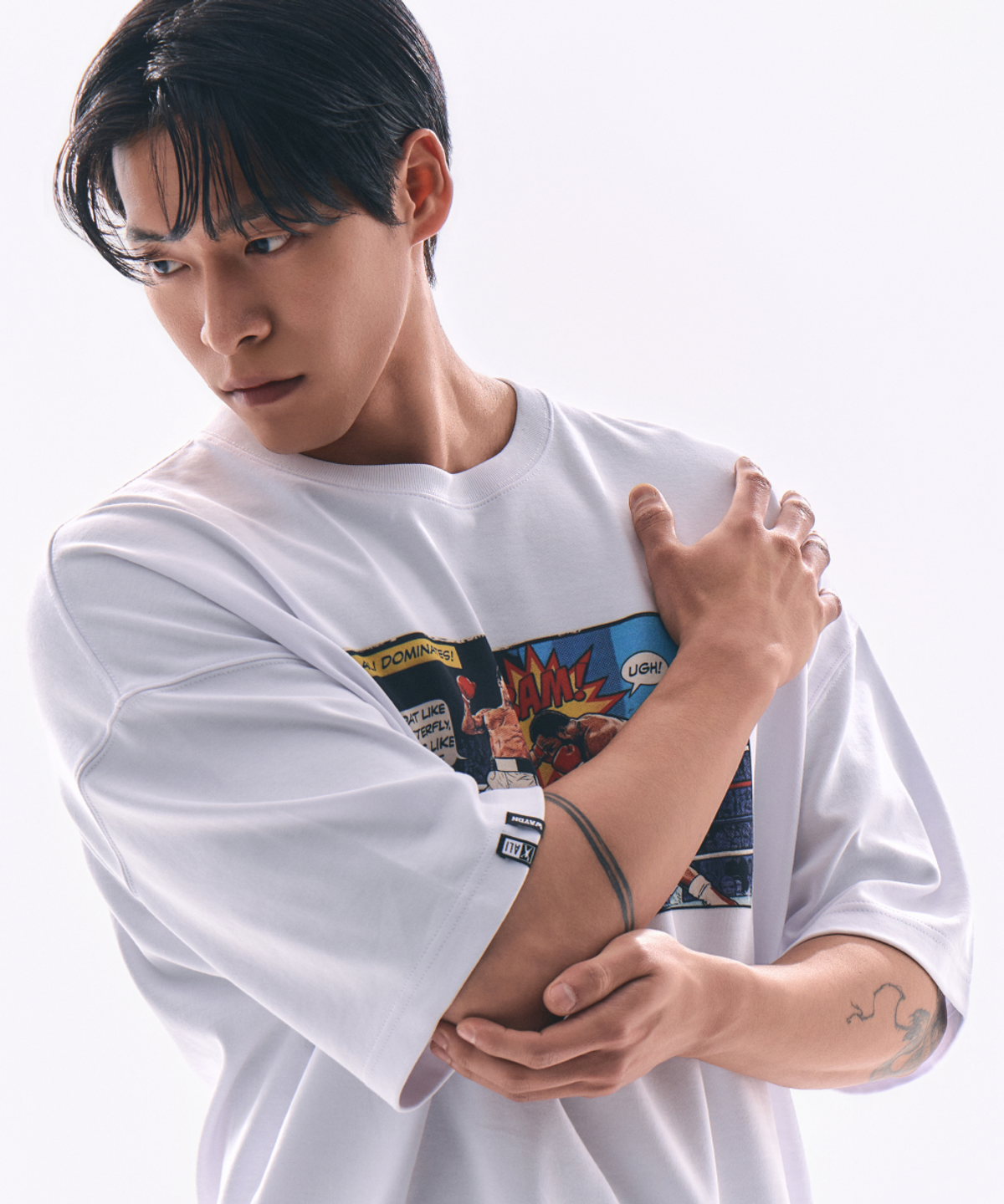 웨이든(WAYDN) [ALI] 알리스텝 어퍼컷 그래픽 반소매 화이트