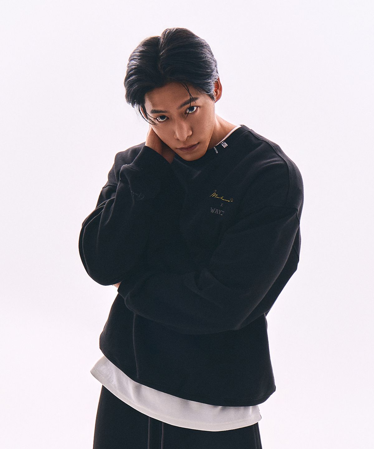 웨이든(WAYDN) [ALI] THE GREATEST 오버핏 맨투맨 블랙