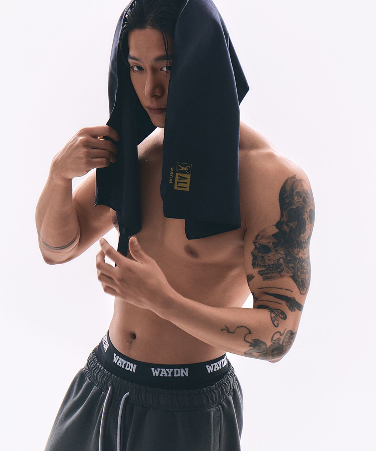 웨이든(WAYDN) [ALI] THE GREATEST 피그먼트 버뮤다 팬츠 차콜