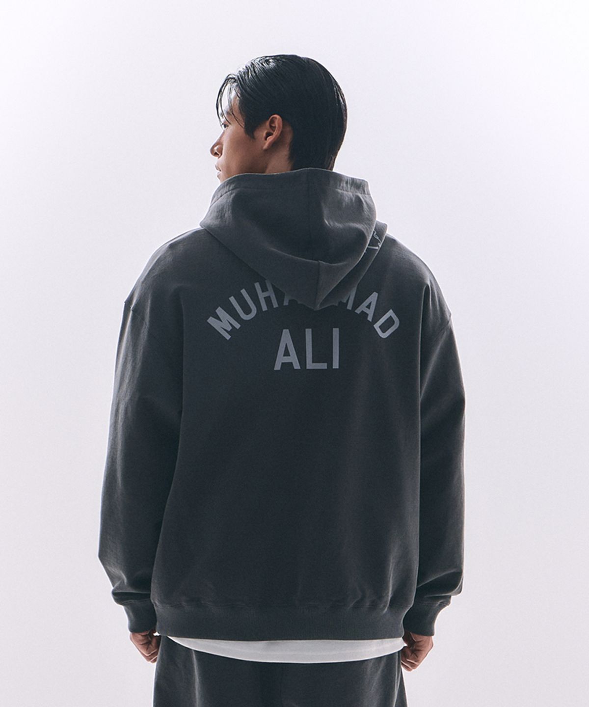 웨이든(WAYDN) [ALI] THE GREATEST 피그먼트 오버핏 후디 차콜