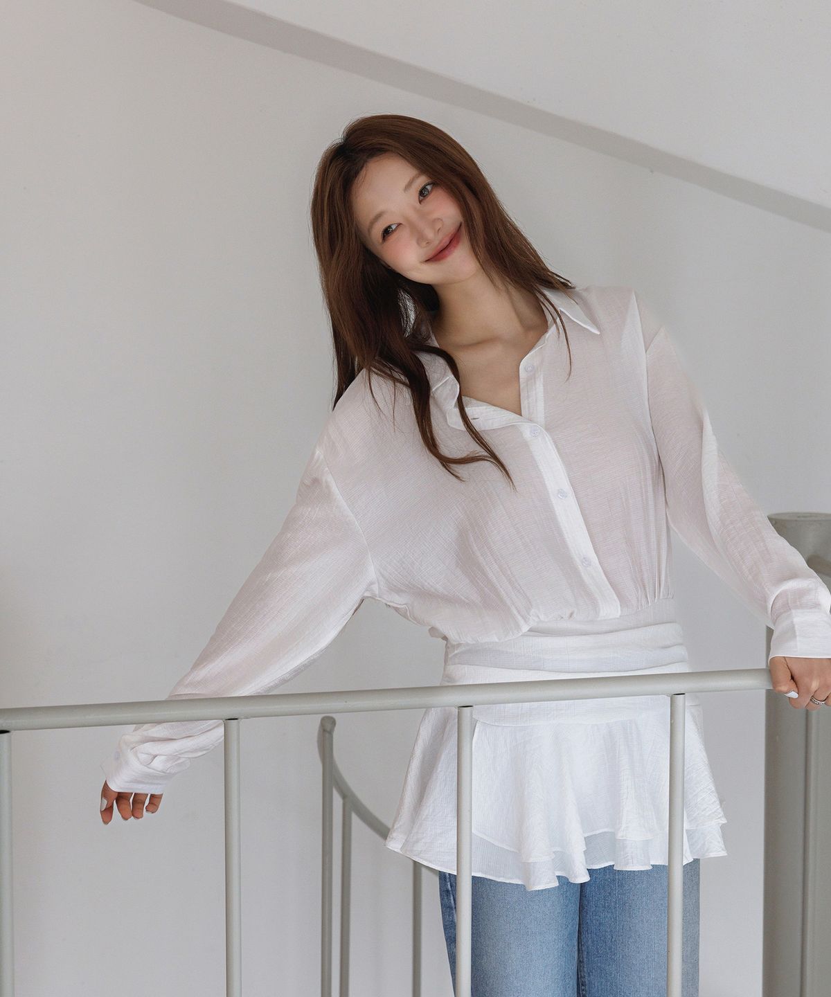 하이파이브(HYFVE) 스모크 밴딩 플레어 셔츠 원피스