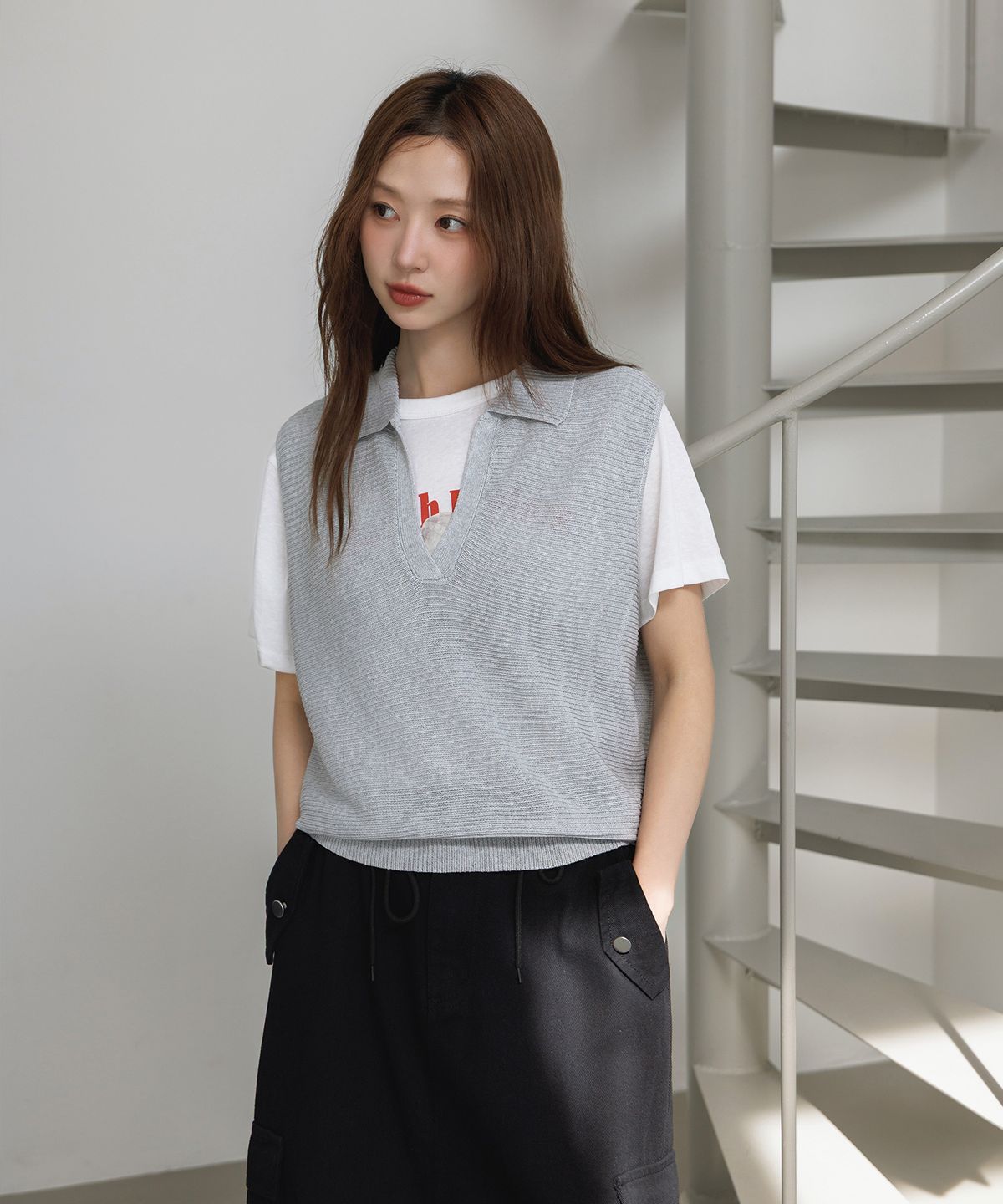 하이파이브(HYFVE) 카라 브이넥 썸머 니트 베스트