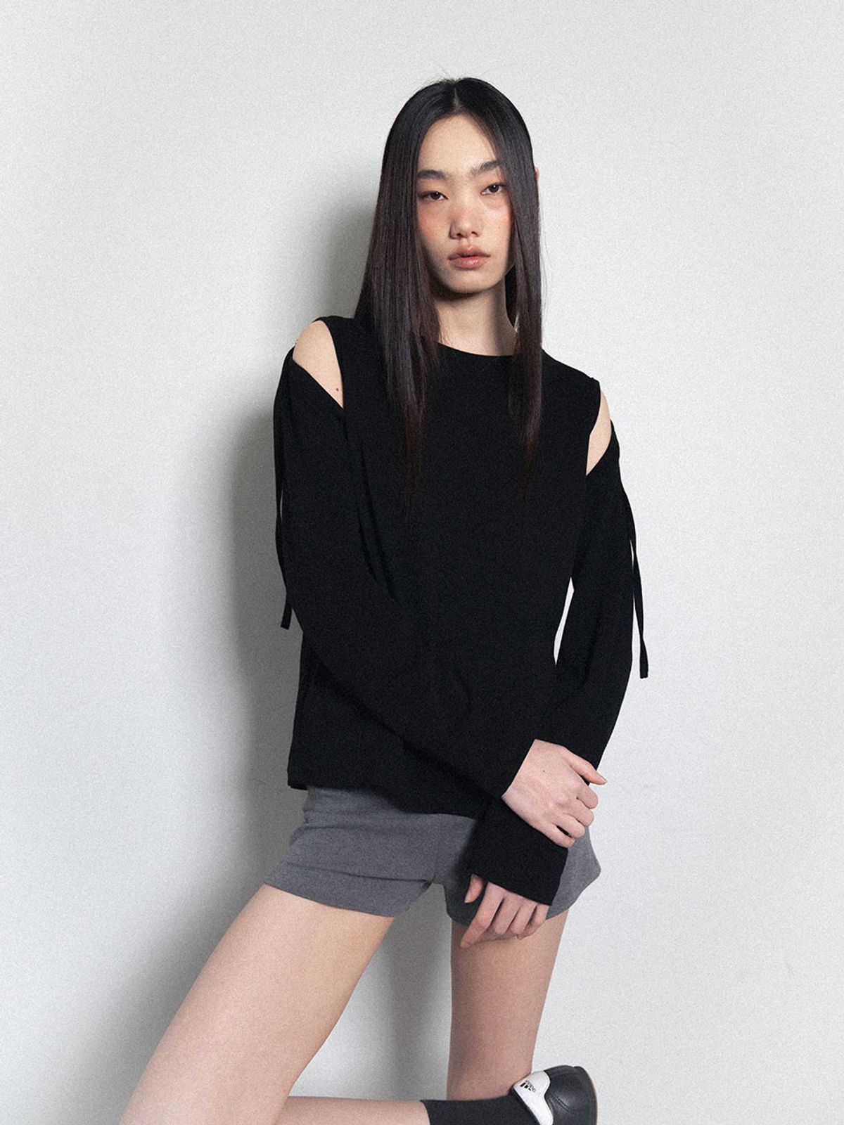 비수스(VISUS) Fold Over Shorts_Charcoal