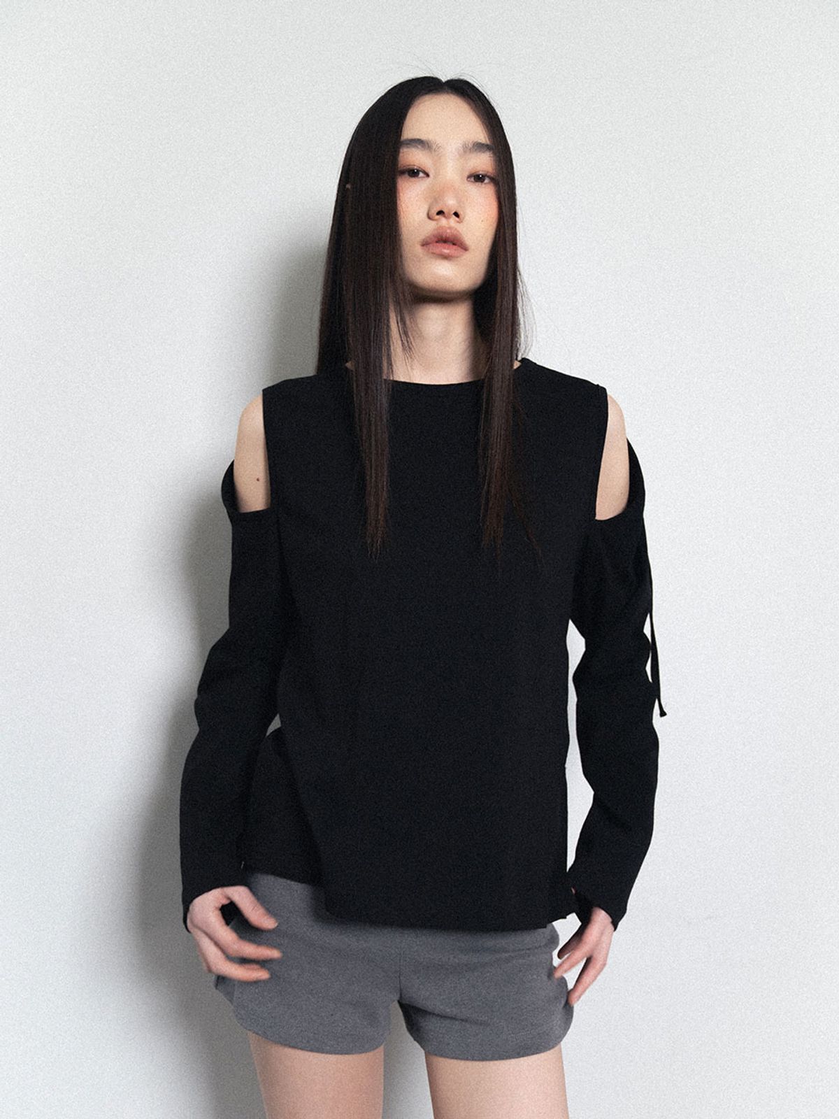 비수스(VISUS) Fold Over Shorts_Charcoal