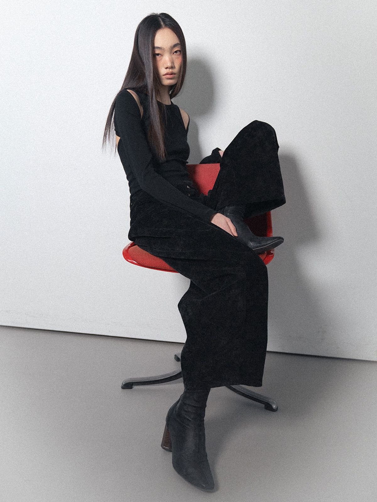 비수스(VISUS) Curved Courduroy Pants_Black