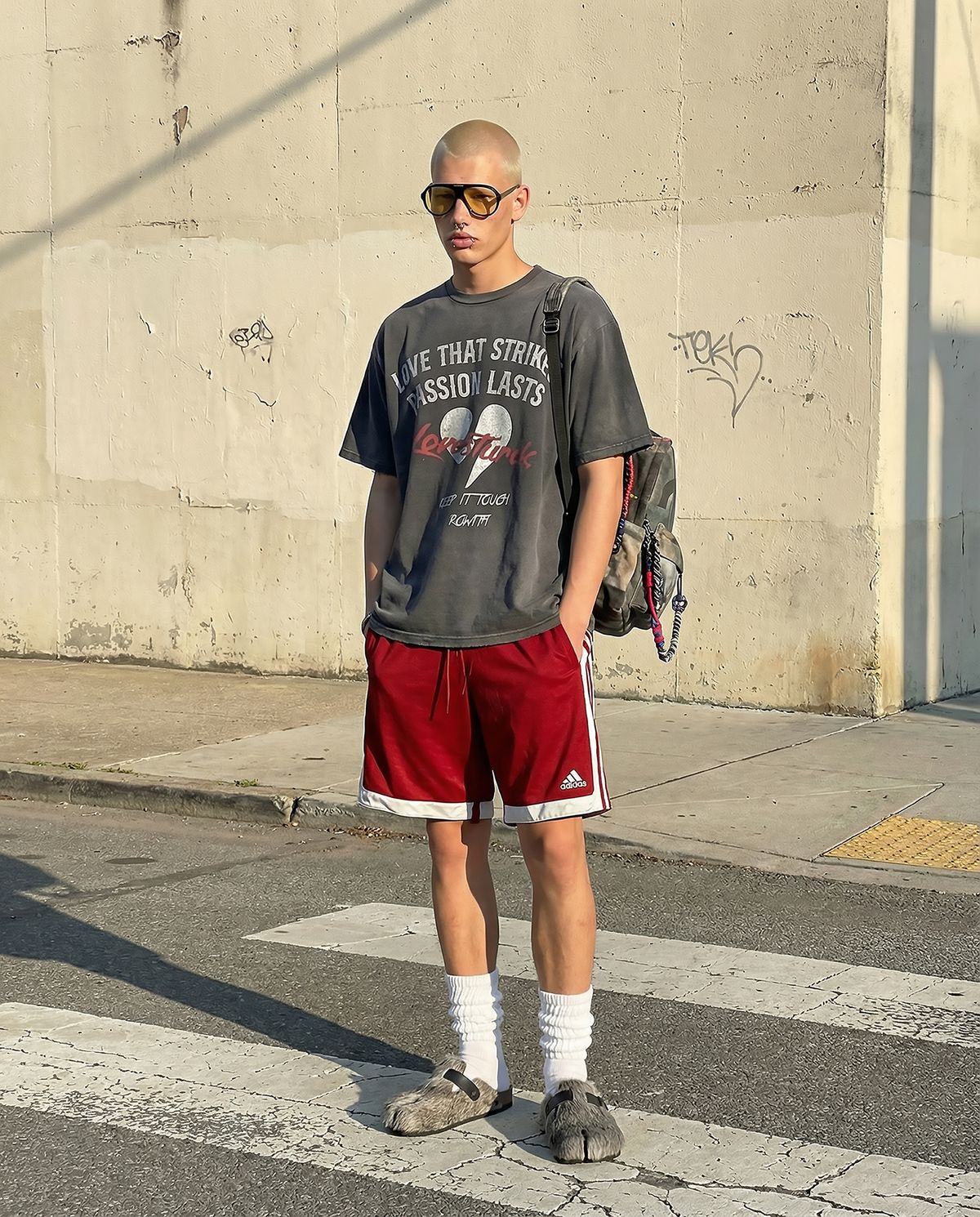 로위드(ROWITH) ROWITH FADE GRAPHIC TEE_BLACK
