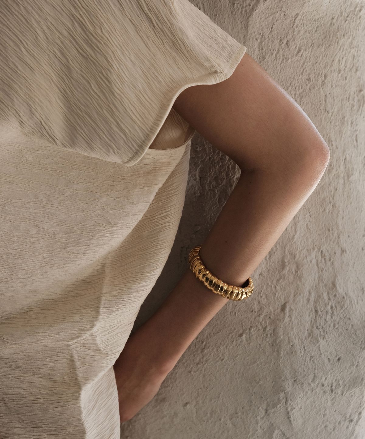 모헤르(MOHR) Ridge Bangle