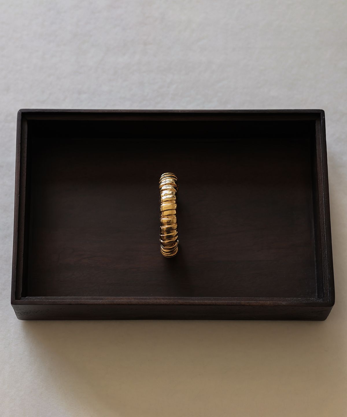 모헤르(MOHR) Ridge Bangle