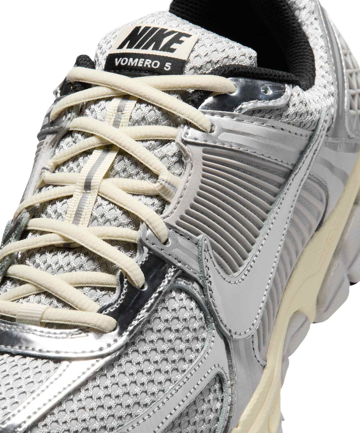 나이키(NIKE) 줌 보메로 5 M - 그레이 포그:메탈릭 실버:코코넛 밀크:크롬 / IM3486-002