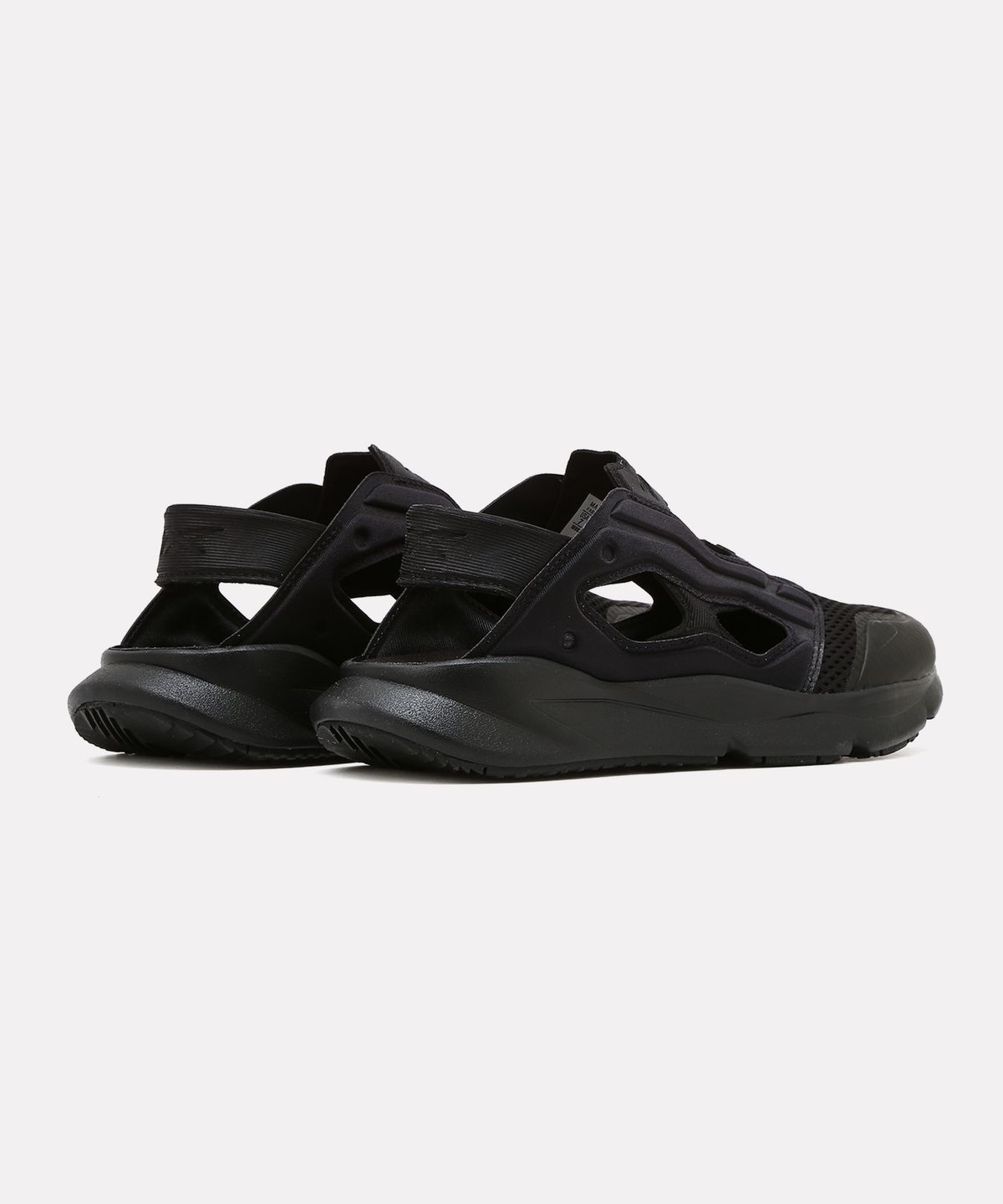 리복(REEBOK) 퓨리라이트 슬립온 - 트리플 블랙 / 100267290