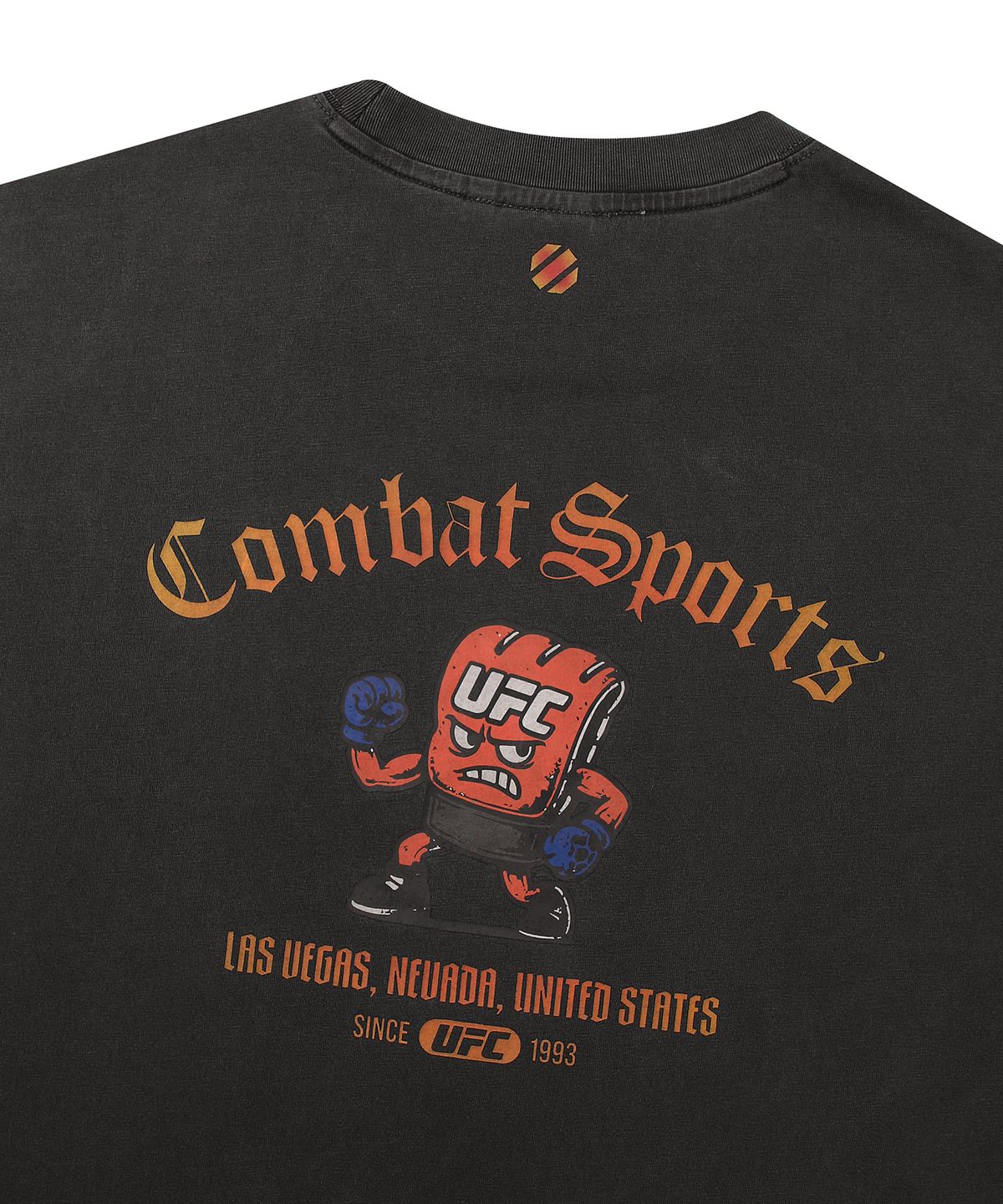유에프씨 스포츠(UFC SPORT) UFC 글로브 보이 오버핏 긴팔 티셔츠 차콜 U2LSX1303CH