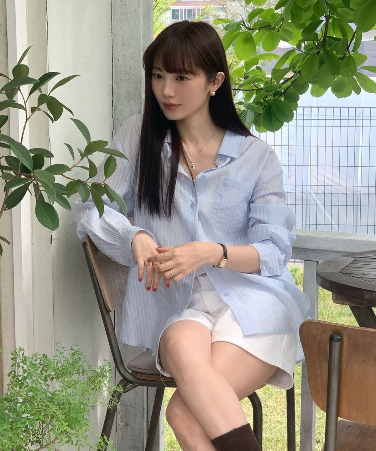 올리브 데 올리브(OLIVE DES OLIVE) LACE-UP 시어 스트라이프 셔츠 OW6MB3150