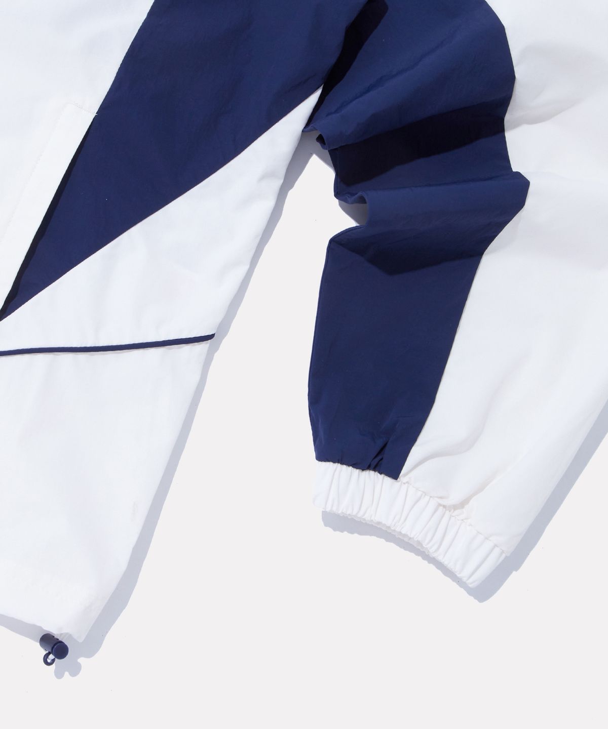 리복(REEBOK) 일립스 윈드브레이커 v26 - 화이트:네이비