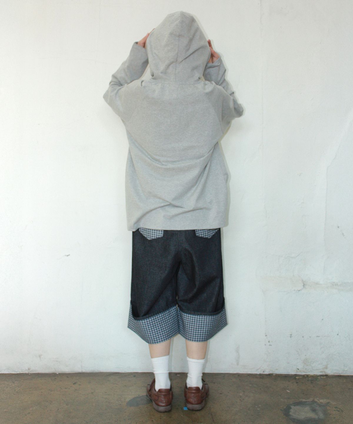론론(RONRON) HOODED RAGLAN OVER FIT LONG SLEEVE GREY
