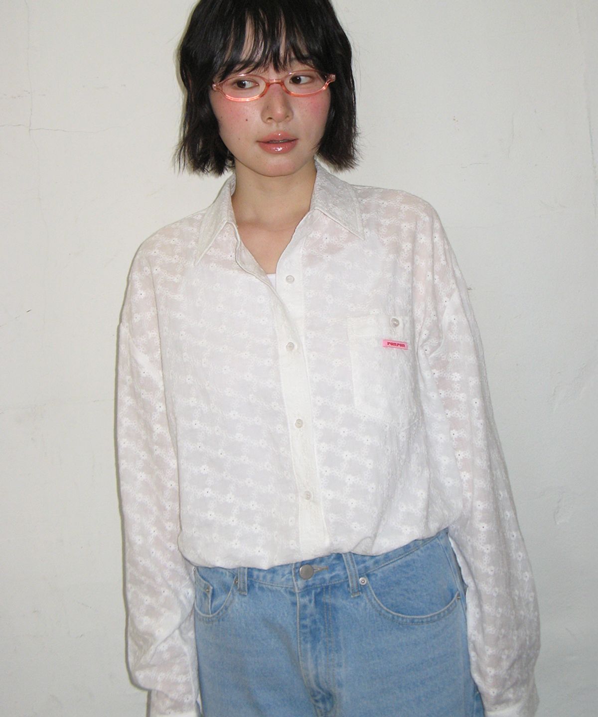 론론(RONRON) BUTTON POCKET OVERSIZED SHIRT EYELET WHITE