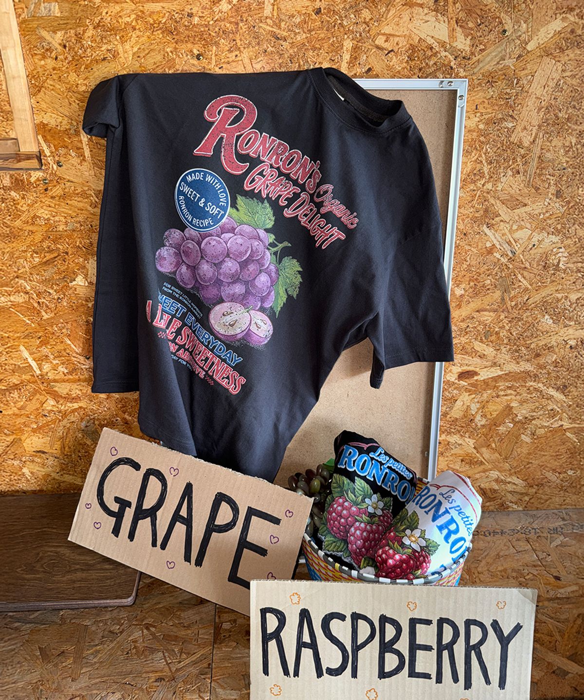 론론(RONRON) VINTAGE GRAPE OVER FIT T SHIRT CHARCOAL