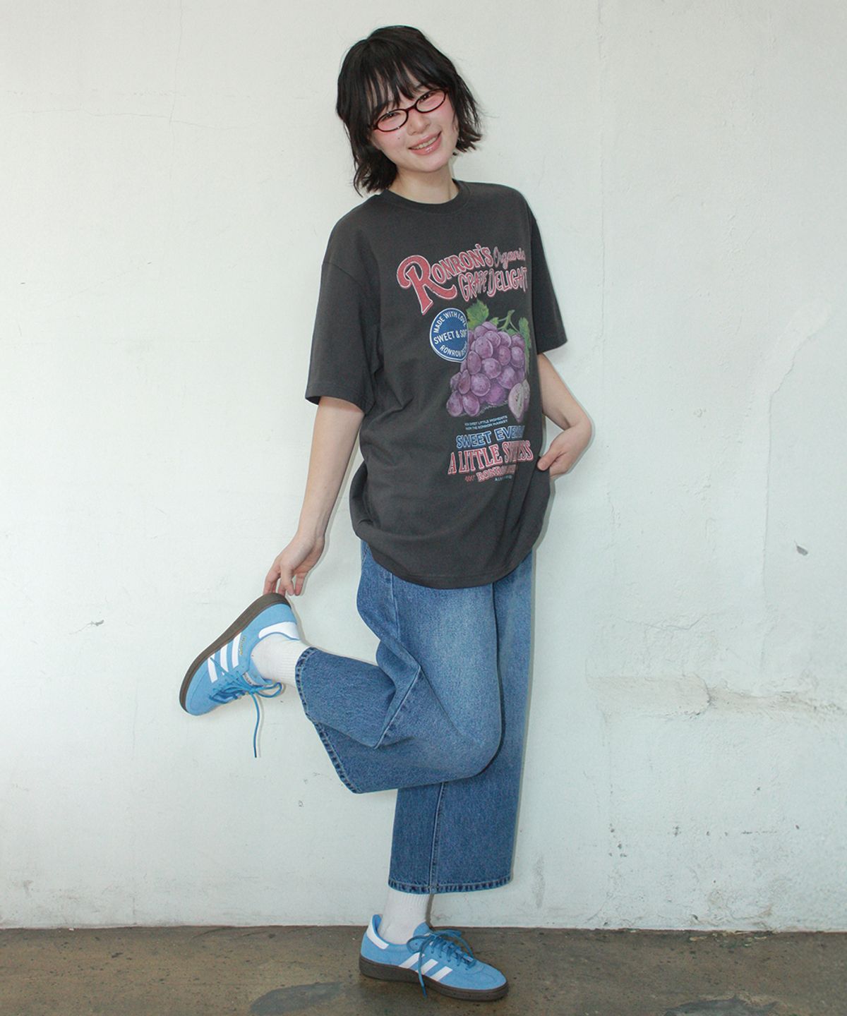 론론(RONRON) VINTAGE GRAPE OVER FIT T SHIRT CHARCOAL