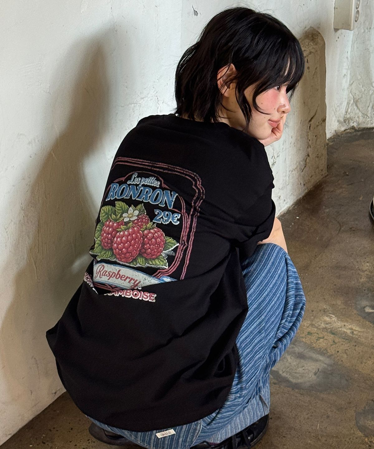 론론(RONRON) VINTAGE RASPBERRY OVER FIT T SHIRT BLACK