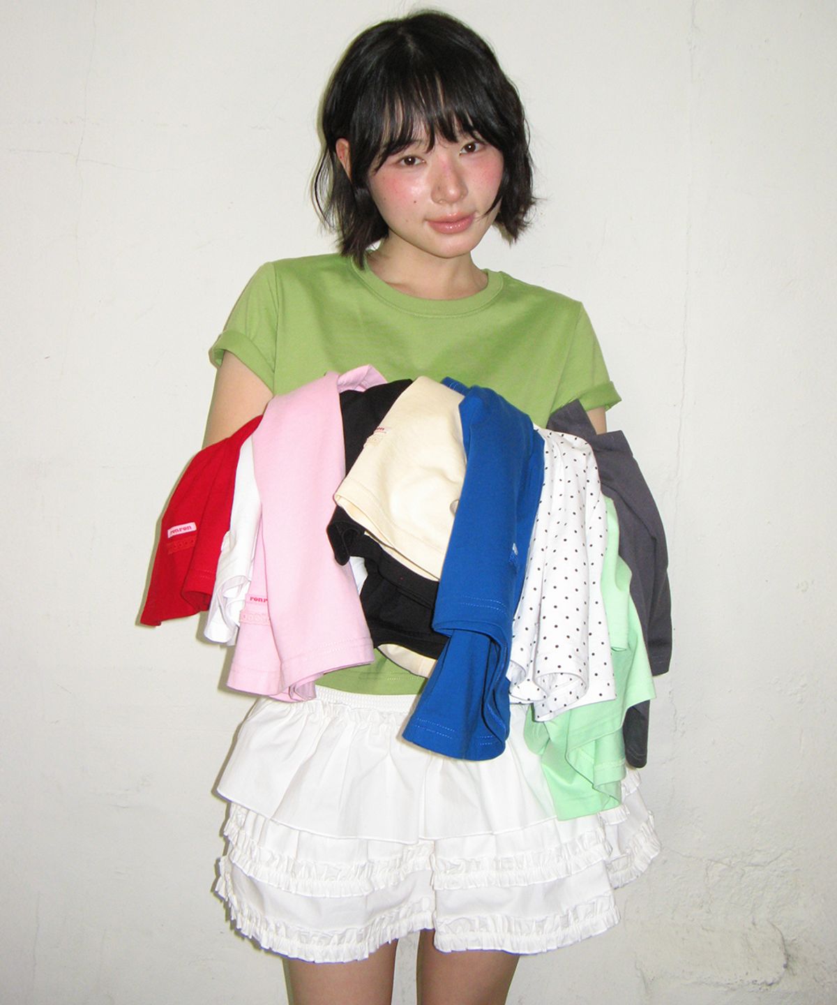 론론(RONRON) MINI LABEL CROP SHORT SLEEVE OLIVE