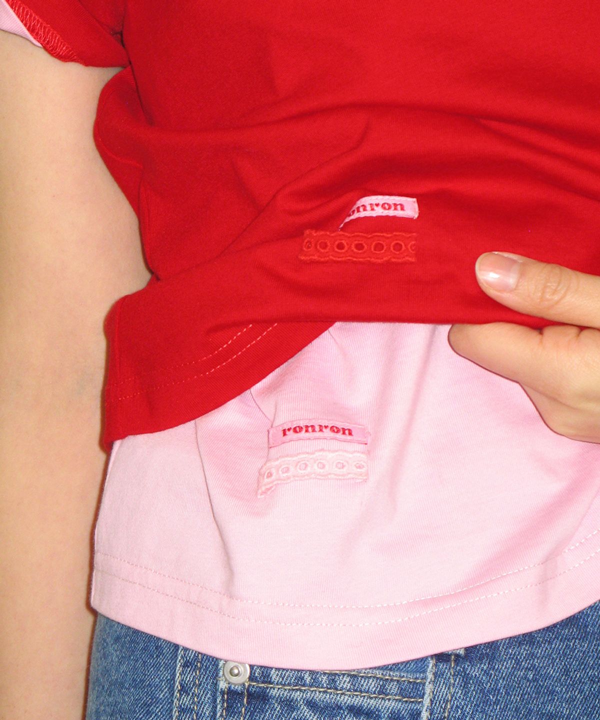 론론(RONRON) MINI LABEL CROP SHORT SLEEVE RED