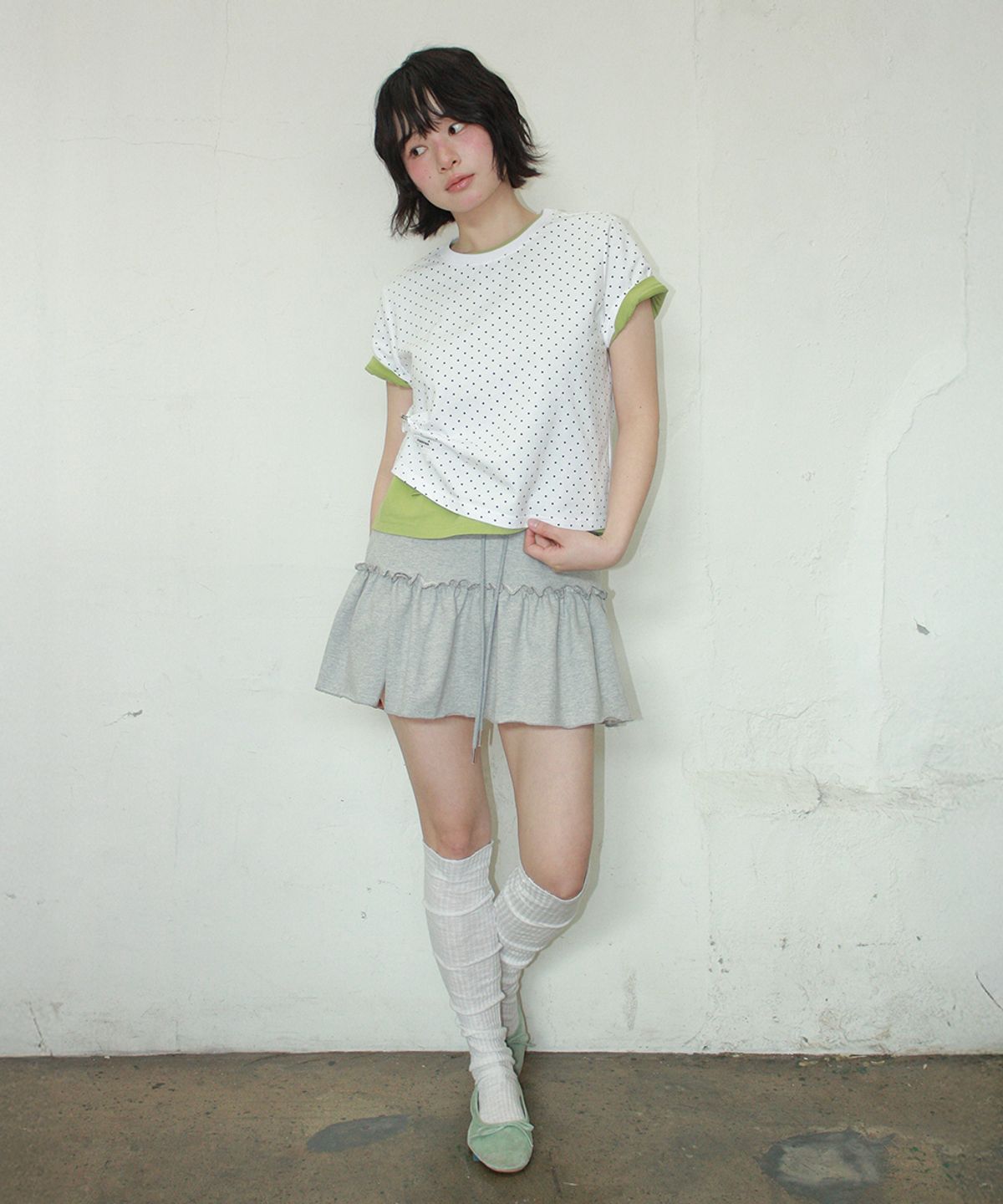 론론(RONRON) MINI LABEL CROP SHORT SLEEVE WHITE DOT