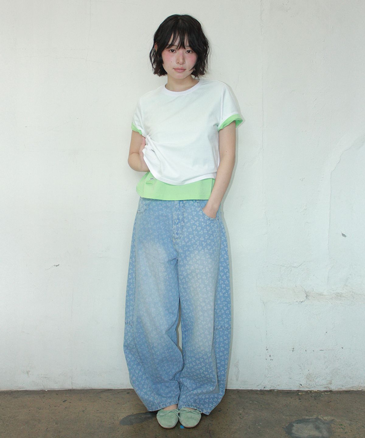 론론(RONRON) MINI LABEL CROP SHORT SLEEVE WHITE