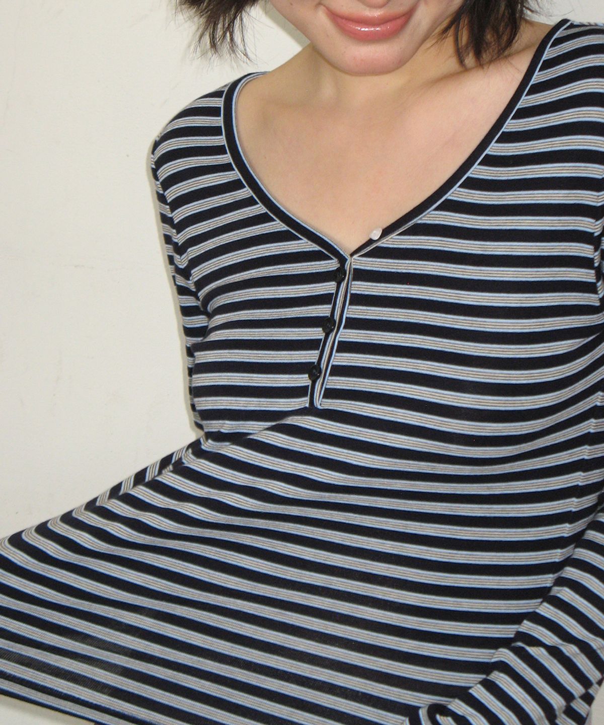 론론(RONRON) MULTI STRIPE V NECK LONG SLEEVE NAVY