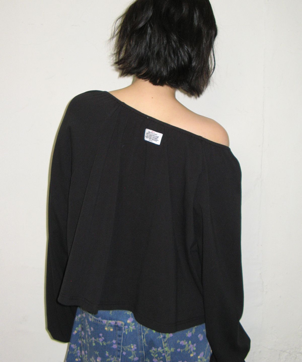 론론(RONRON) VOLUME SHIRRING BUTTON LONG SLEEVE BLACK