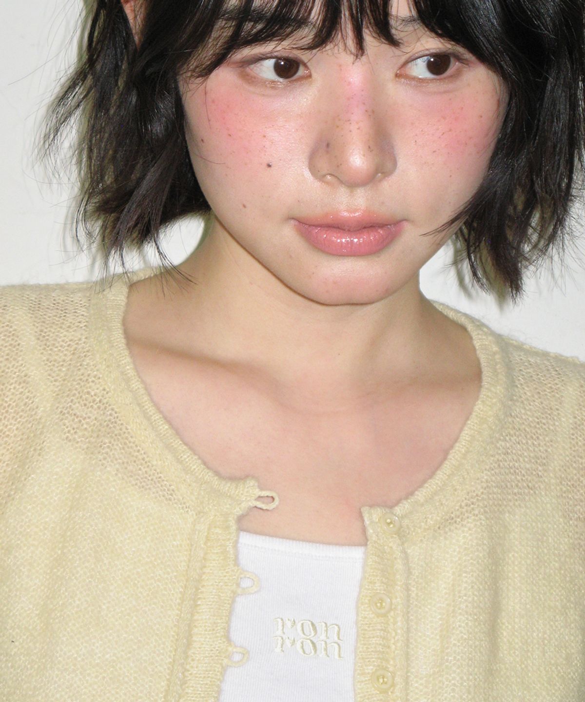 론론(RONRON) ROLLED EDGE CROP KNIT CARDIGAN BUTTER