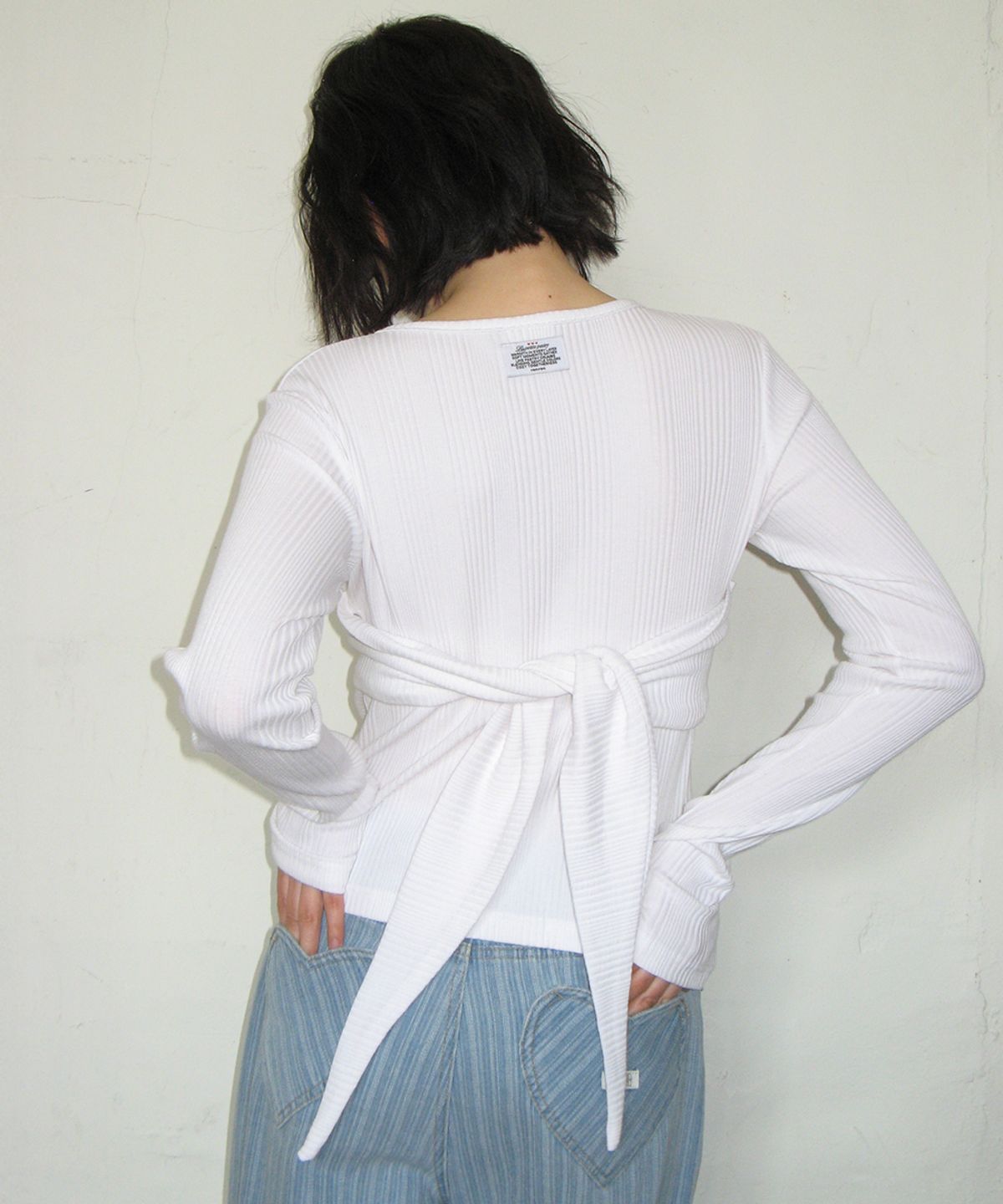 론론(RONRON) KNOT RIBBON SLIM FIT CARDIGAN WHITE