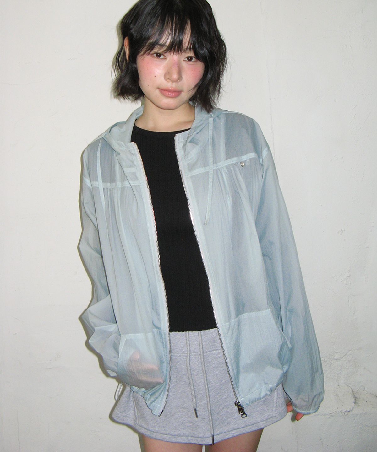 론론(RONRON) SHEER SHIRRING WINDBREAKER SKY
