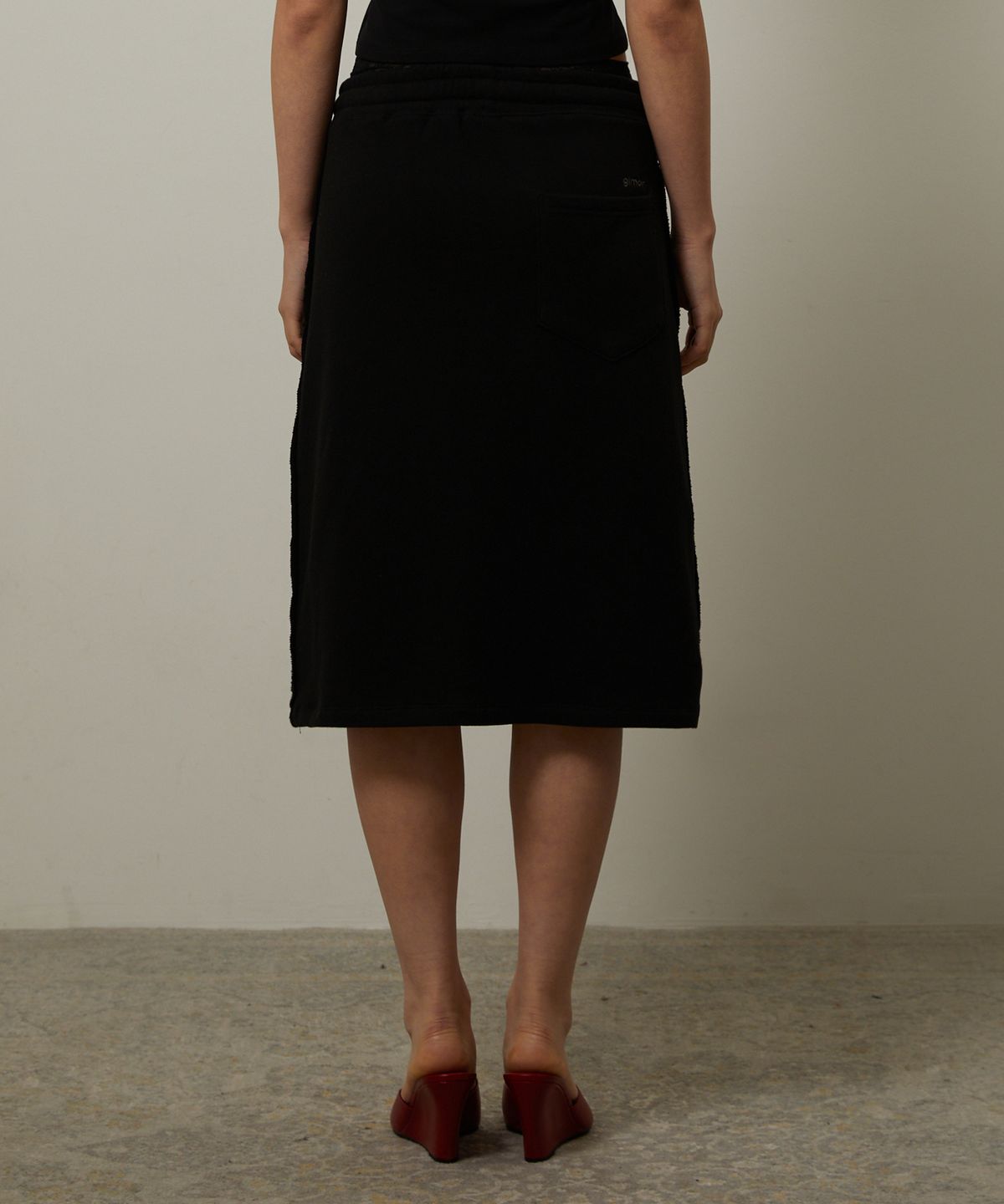 기머(GIMOR) Lace Printed Midi Skirt Black