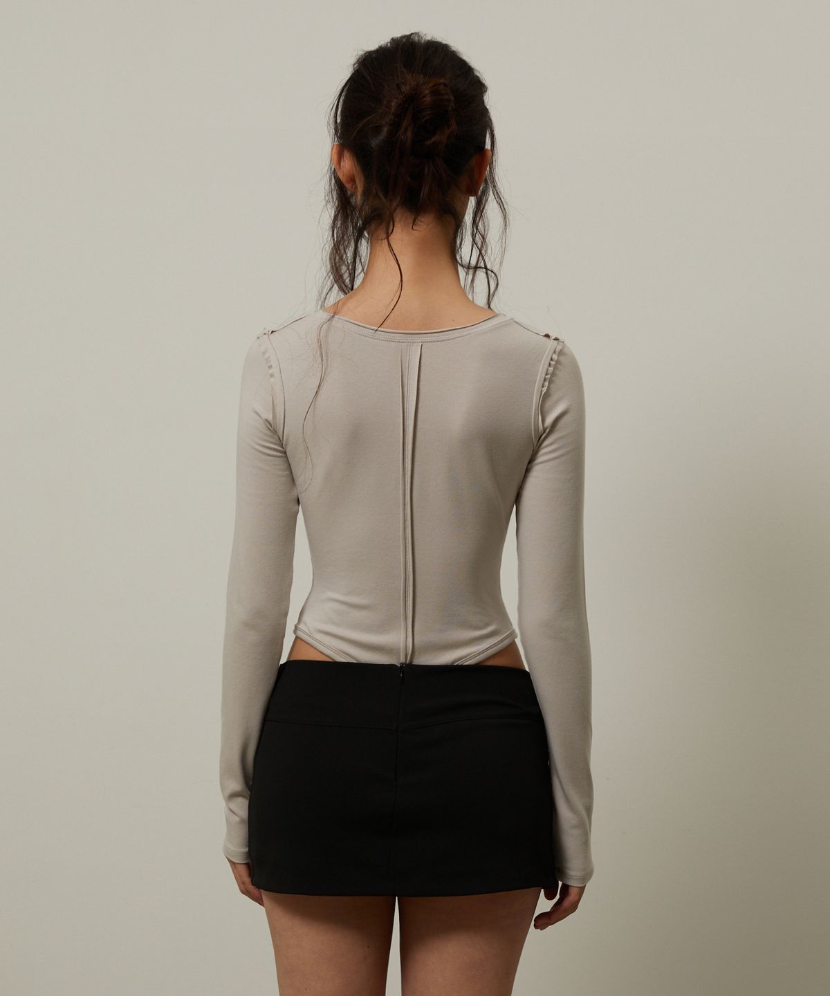 기머(GIMOR) Back Point Bodysuit Sand