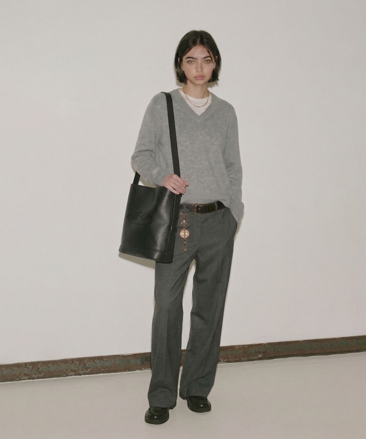 이네크(INNEQ) Alyssa_Embossed Black_lettering