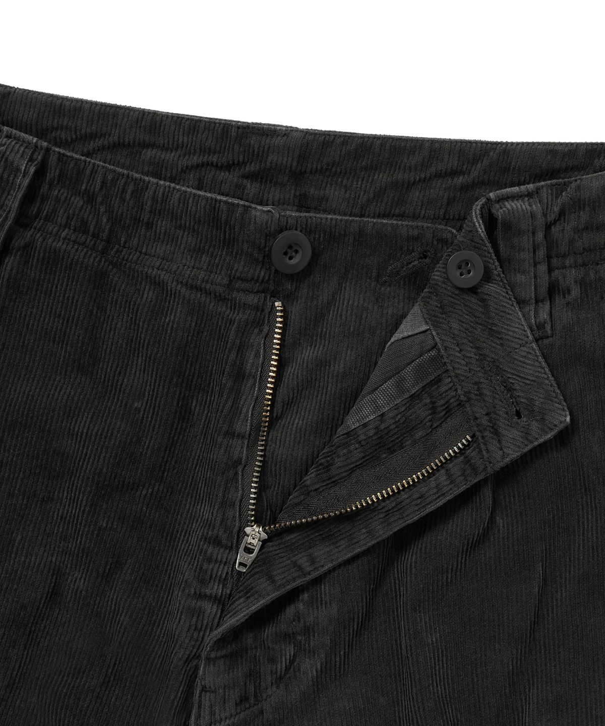 디스이즈네버댓(THISISNEVERTHAT) Overdyed Corduroy Cargo Short Washed Black