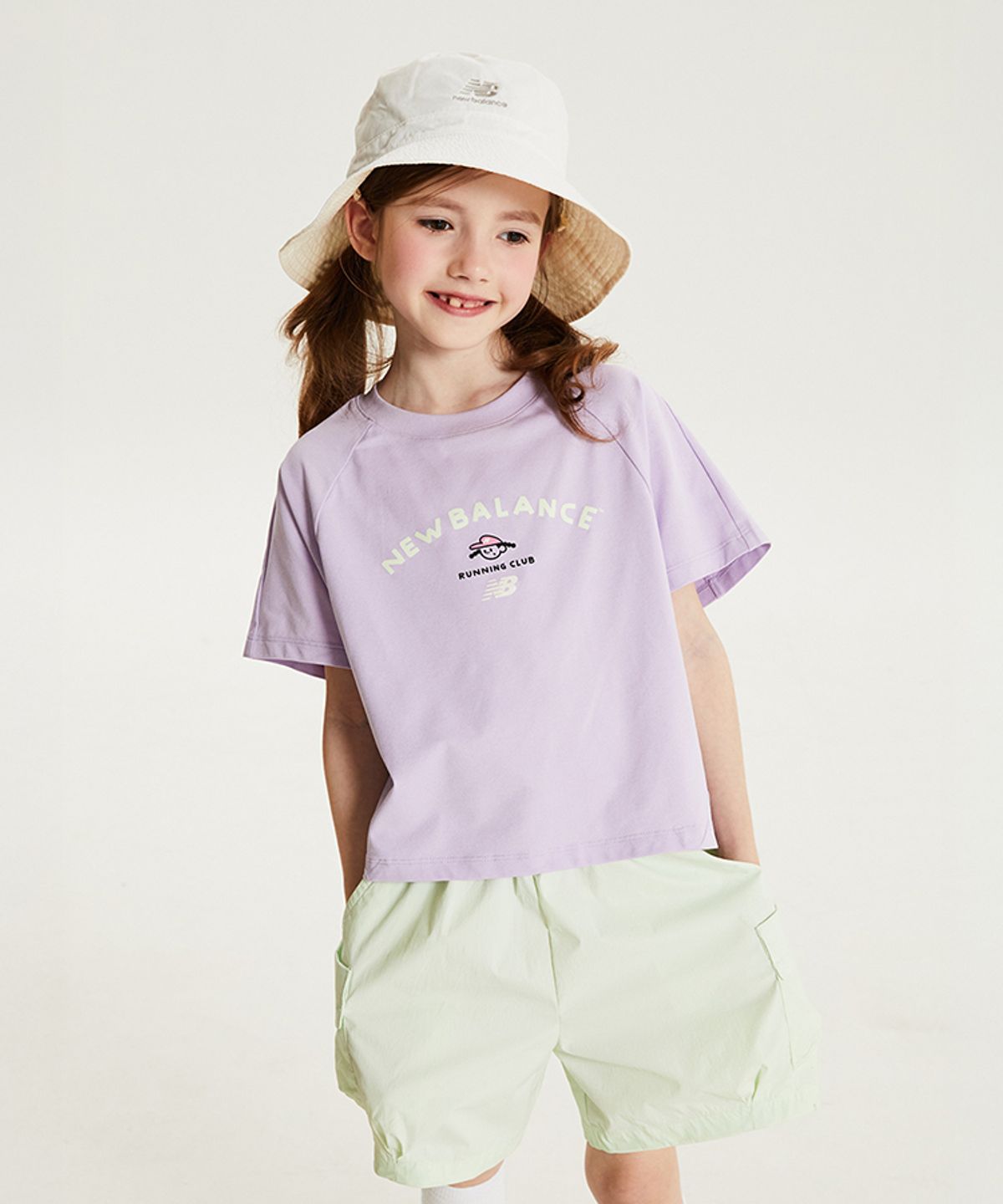 뉴발란스 키즈(NEWBALANCEKIDS) Run Festival_아동 여아 쿨터치 반팔티+ 반바지 셋업 NK9YG2502G88