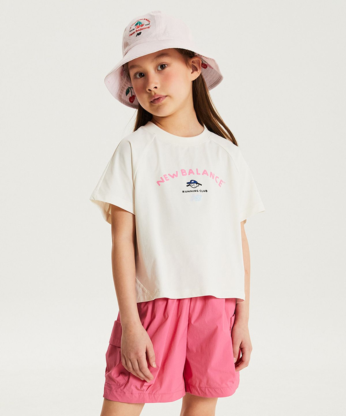 뉴발란스 키즈(NEWBALANCEKIDS) Run Festival_아동 여아 쿨터치 반팔티+ 반바지 셋업 NK9YG2502G39