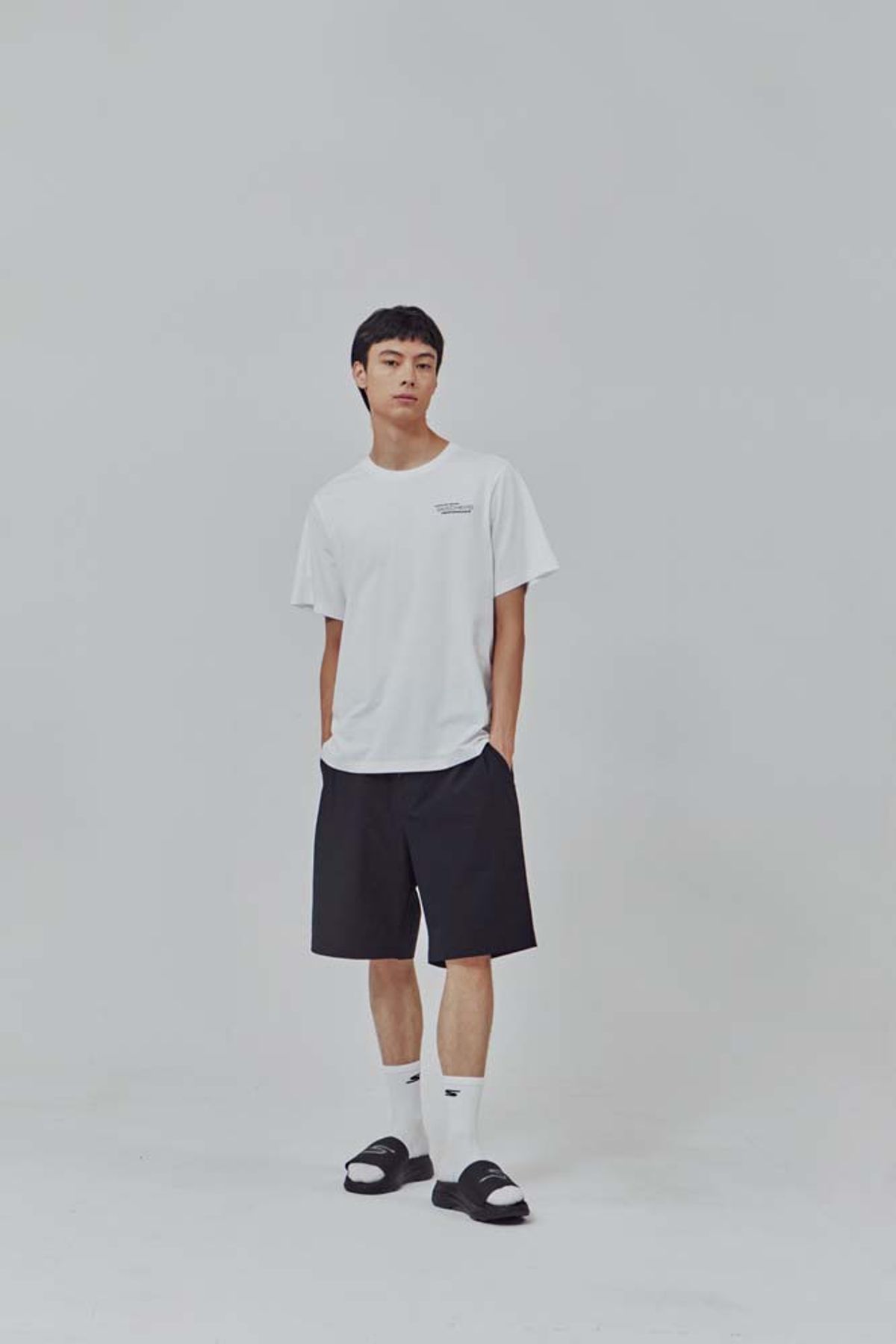스케쳐스(SKECHERS) 남성 기본 반팔 티셔츠_SP3MTCEM011