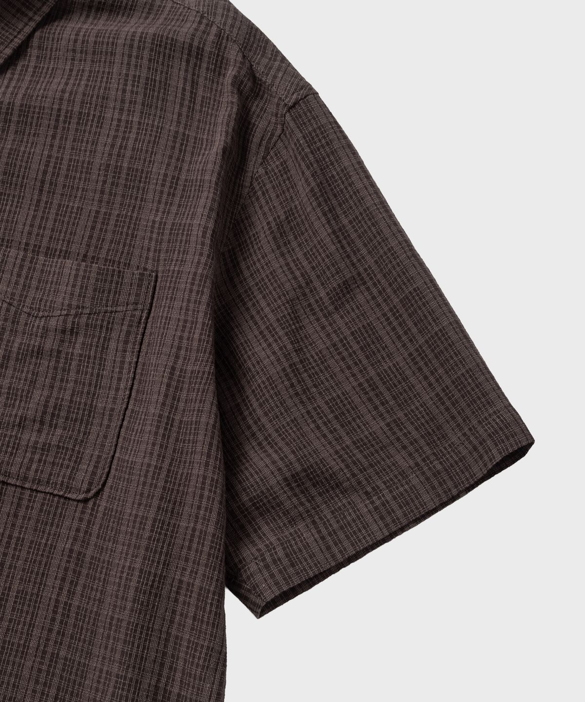 넌블랭크(NONBLANK) 일레귤러 윈도우 체크 크롭 HS 셔츠_DARK BROWN