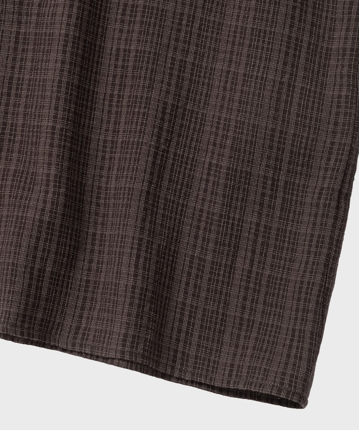 넌블랭크(NONBLANK) 일레귤러 윈도우 체크 크롭 HS 셔츠_DARK BROWN