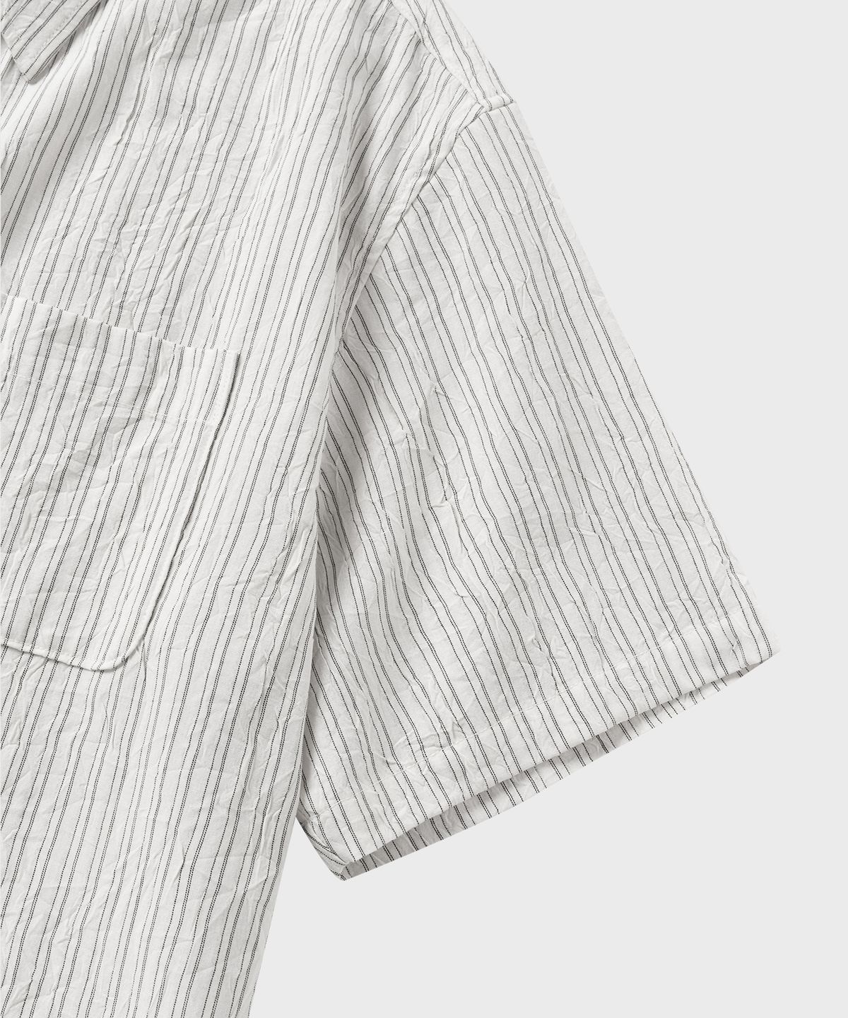 넌블랭크(NONBLANK) 크리즈 스트라이프 크롭 HS 셔츠_BLACK STRIPE