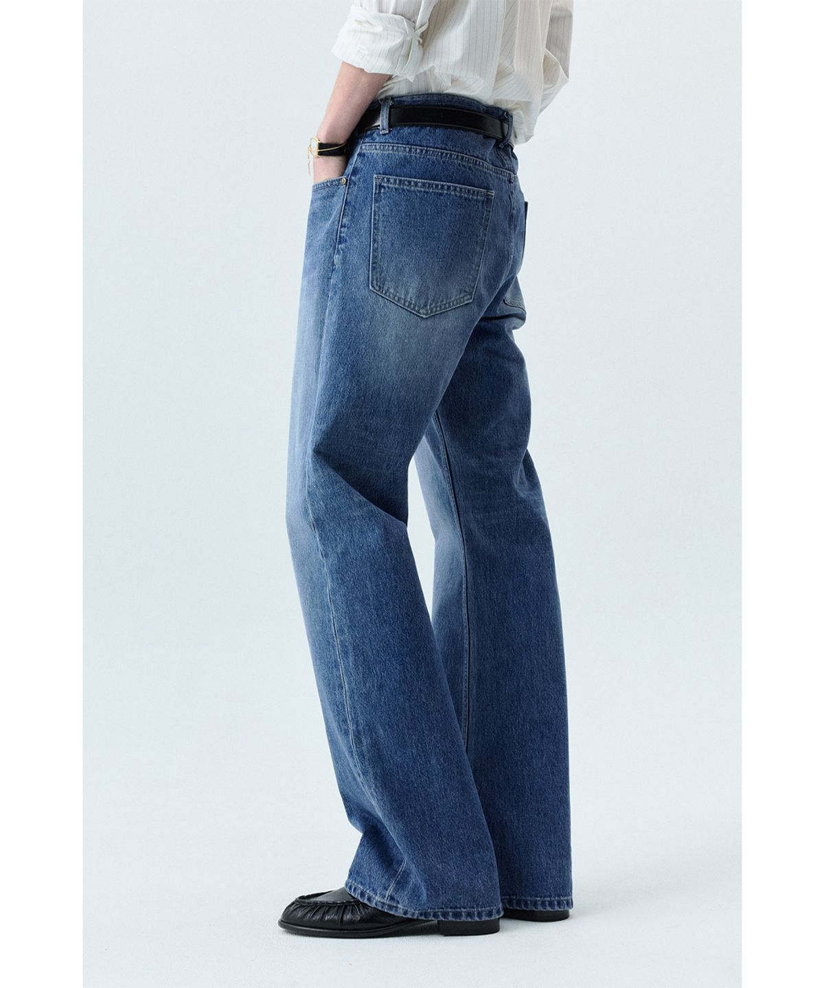 세비지(SAVAGE) Semi Wide Bootcut Fit Denim Jeans - Blue