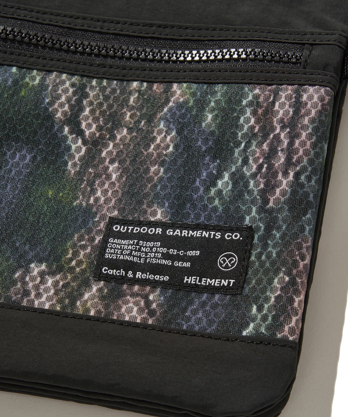 힐리먼트(HELEMENT) 핸드 카모 샤코슈백 (WOOD CAMO)