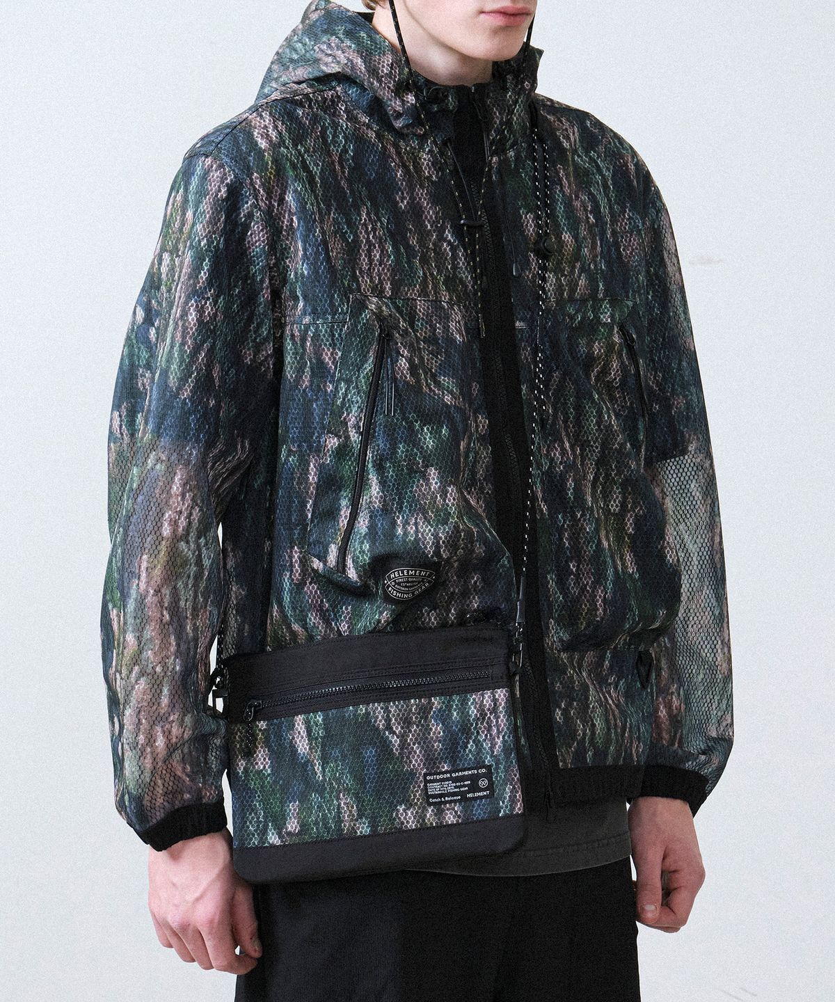 힐리먼트(HELEMENT) 핸드 카모 샤코슈백 (WOOD CAMO)