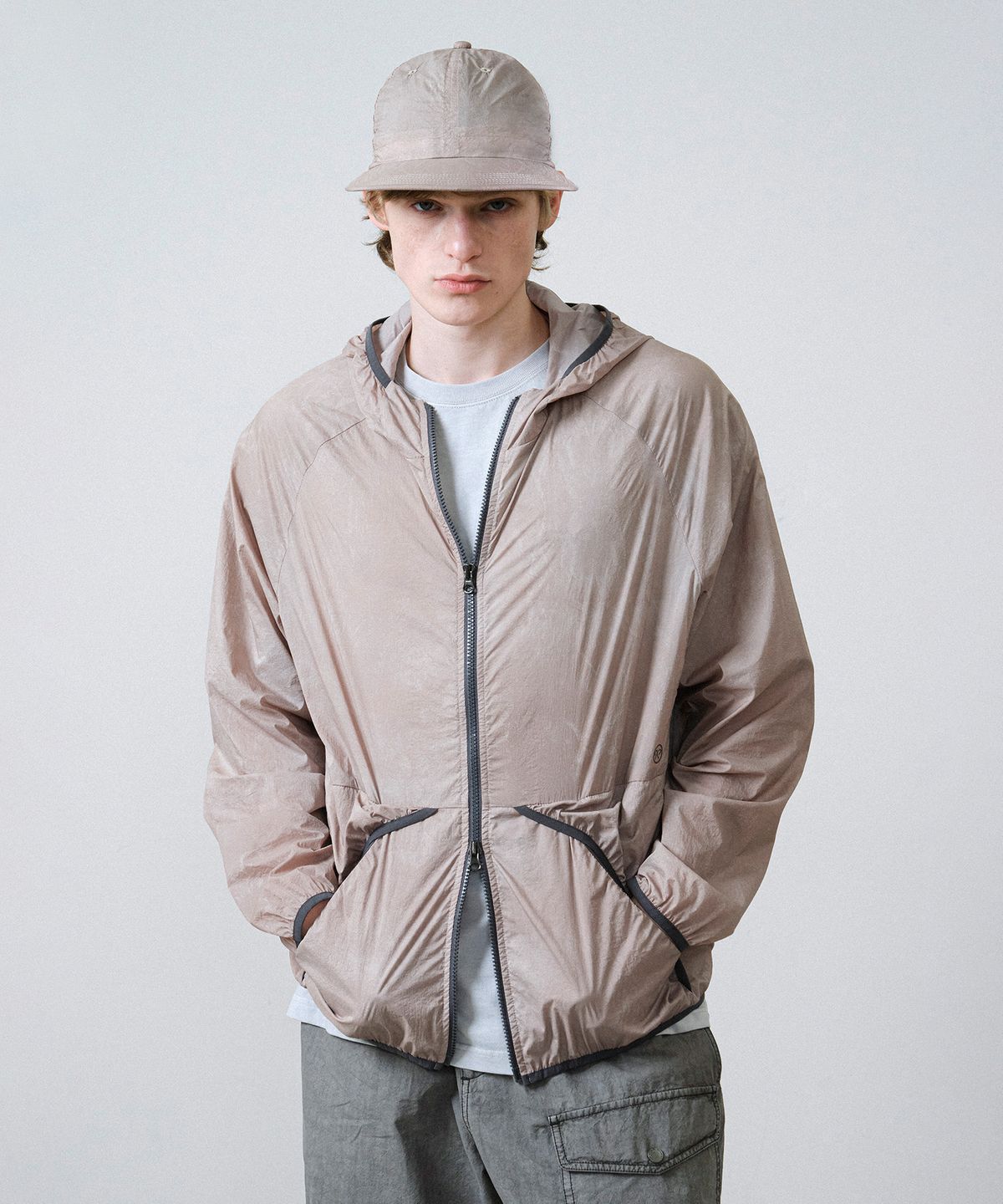 힐리먼트(HELEMENT) 몽블랑 패커블 바람막이 (BEIGE)