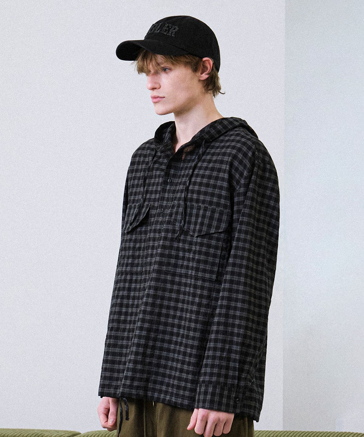 힐리먼트(HELEMENT) 어반 플레이드 아노락 (GREY)