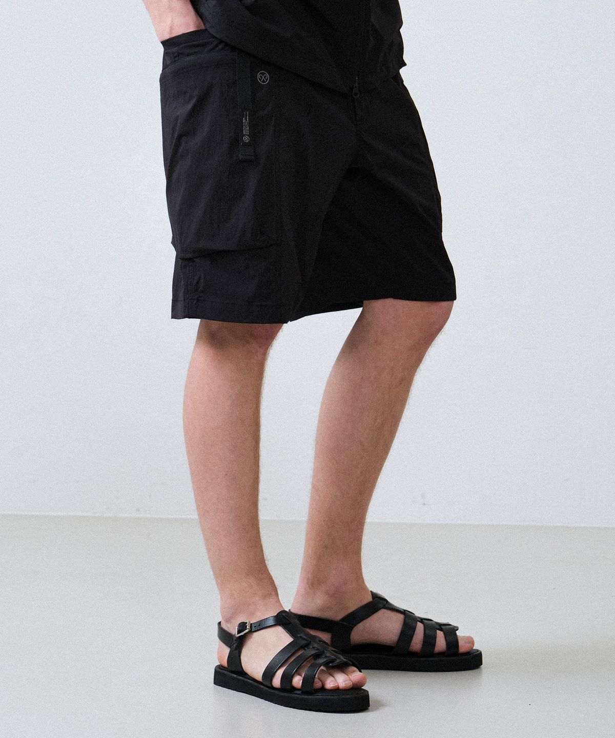 힐리먼트(HELEMENT) 지퍼 아웃포켓 숏팬츠 (BLACK)