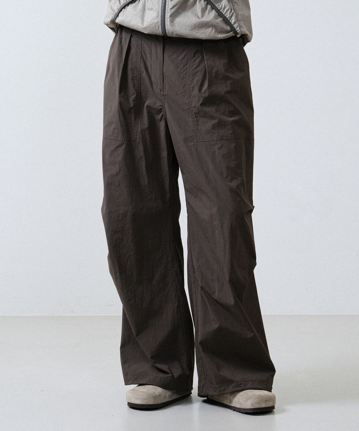 힐리먼트(HELEMENT) 여성 브리즈 셔링 팬츠 (BROWN)